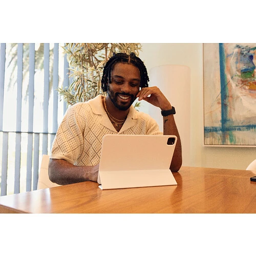 Чехол uBear Touch case для iPad Pro 11" (M4 | M5), магнитный, soft-touch, белый