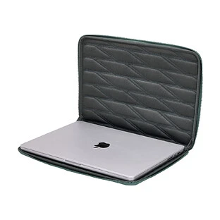TGSE2557HZ Чехол Thule Gauntlet 5 MacBook Sleeve 16" зеленый 3205413